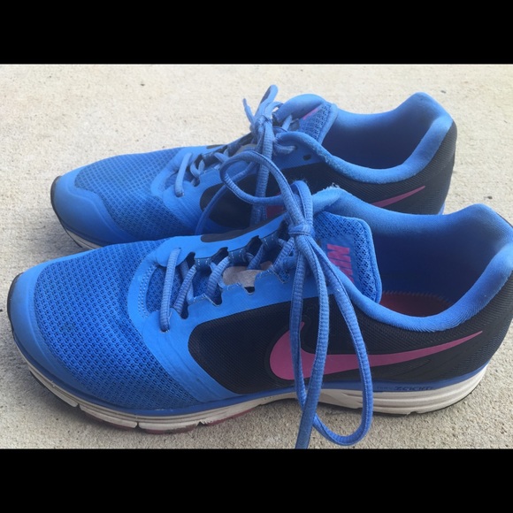 Nike Shoes - 💕Sale Nike Vomero 8 Size 10 Blue! OBO